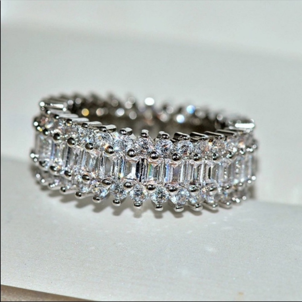 💯 NEW BAGGAGE 925 STERLING SILVER DIAMOND RING, CUTE RING, SHINY RING. - Picture 5 of 7